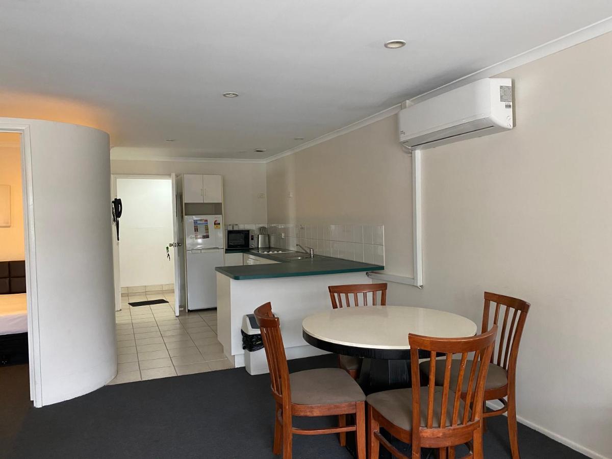 Cosmopolitan Motel & Serviced Apartments Rockhampton Eksteriør bilde